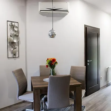 Kikelet Apartman Apartamento Szombathely