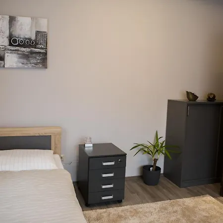 Kikelet Apartman Apartamento *