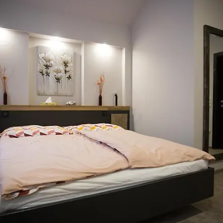 شقة Kikelet Apartman