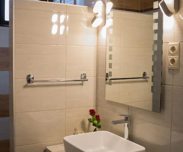 Kikelet Apartman Szombathely