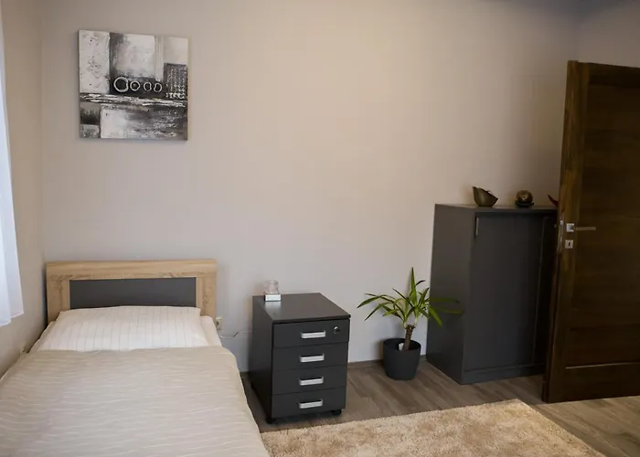 Kikelet Apartman Apartament *